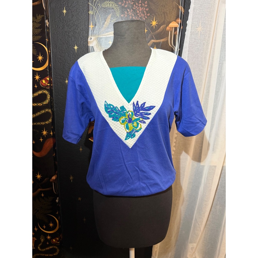 Koret Petites Vintage 80s Blue Embroidered Floral V-Neck Short Sleeve Top Small